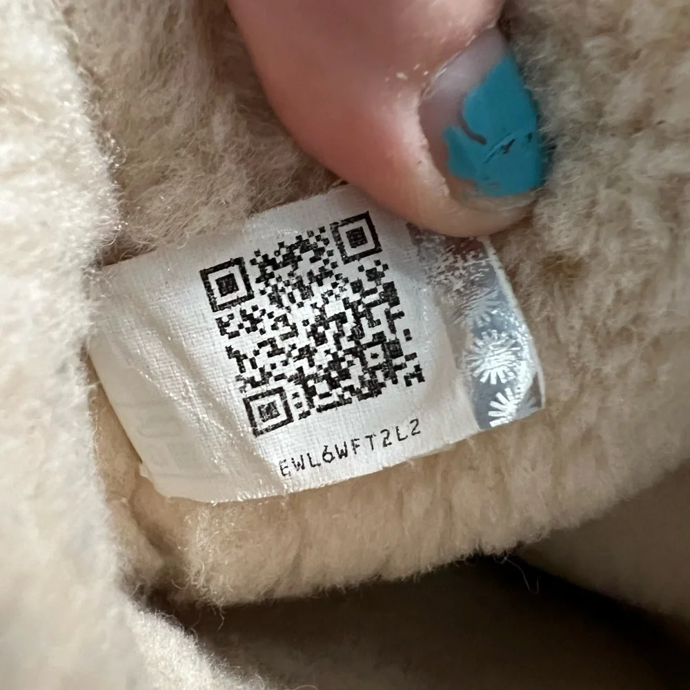 UGG gray pull